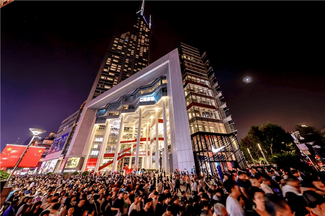 商业体如何与电竞IP共舞?世茂广场七周年庆提供破圈新样本