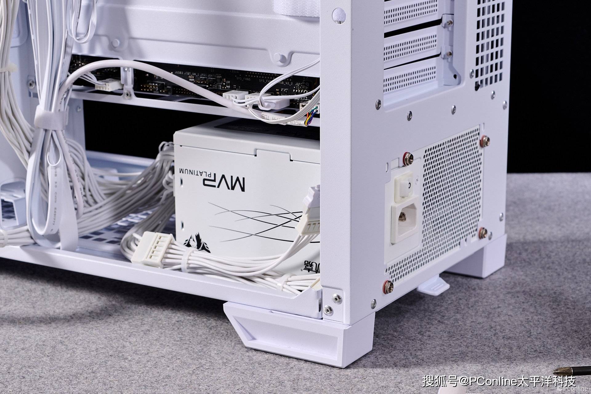 航嘉MVP P1200电源:硬核性能,电竞之魂