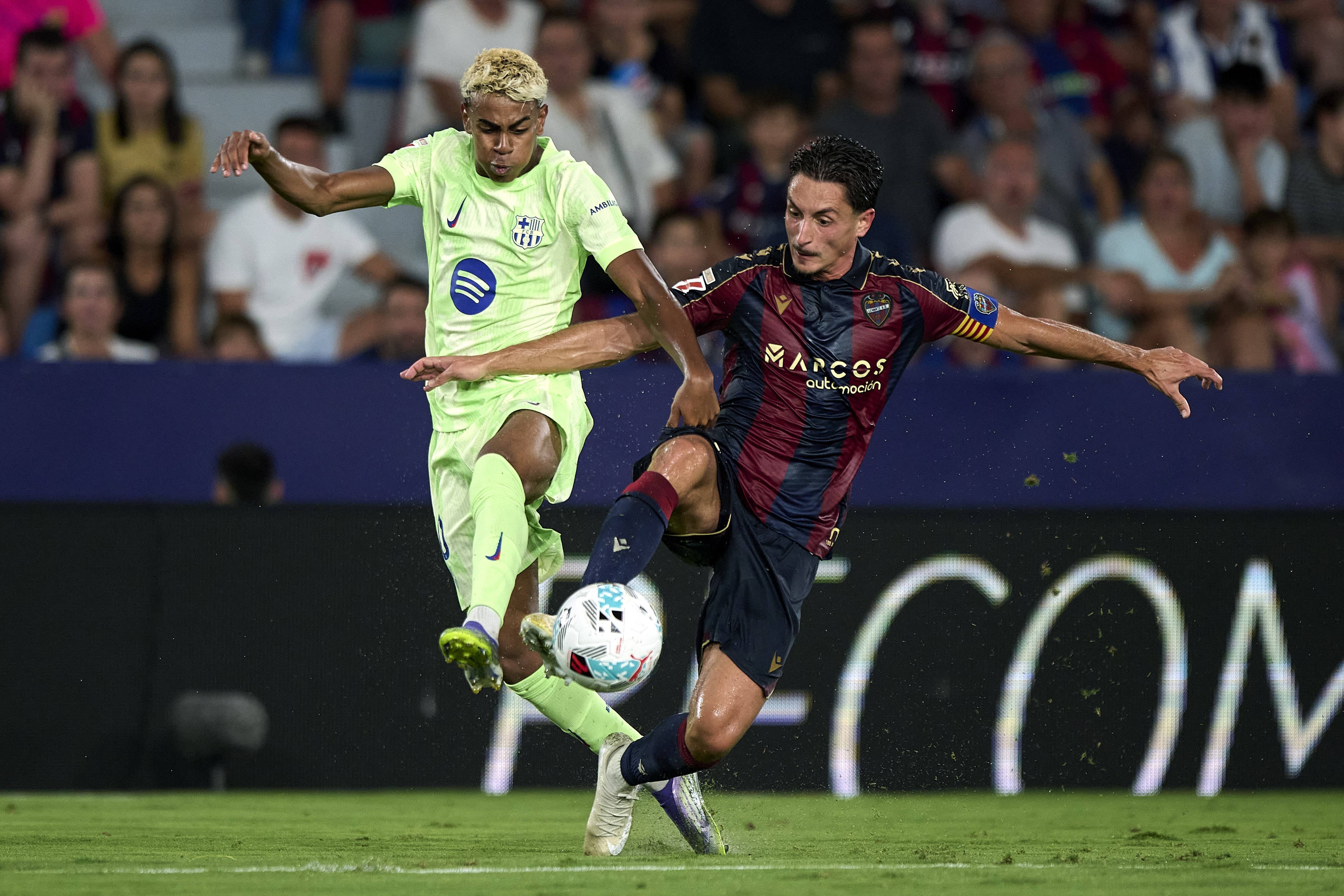 西甲|巴萨让二追三 客场逆转莱万特