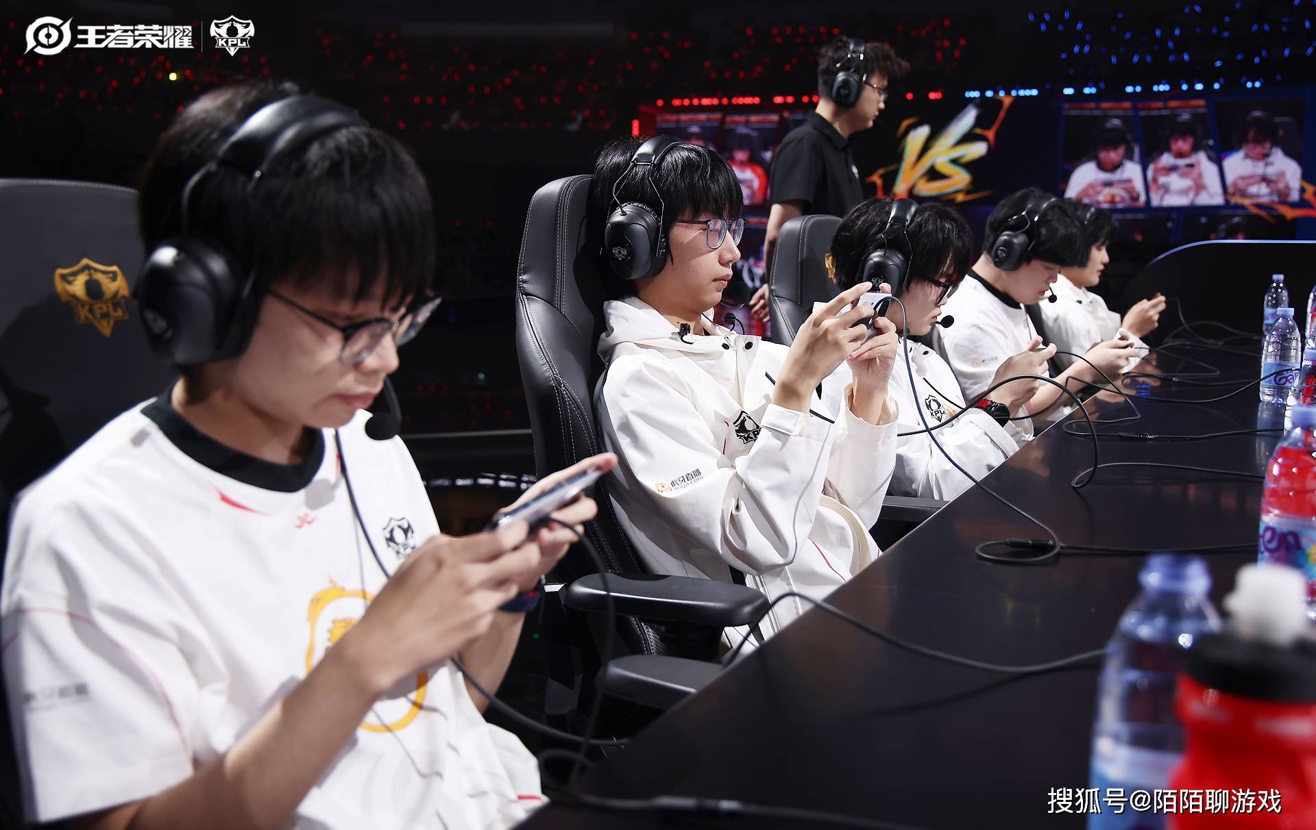 2025年KPL年总战队分析:AG剑指7连冠,久哲轮换值得期待,JDG没戏!