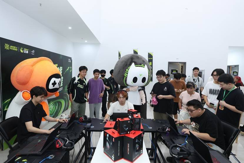 华硕携 ROG 装备亮相深圳 NIP 主场活动,点燃电竞狂欢