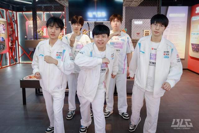 LPL登峰组激战正酣,iG迎战TES忍界大战再启,阿水直面昔日队友!