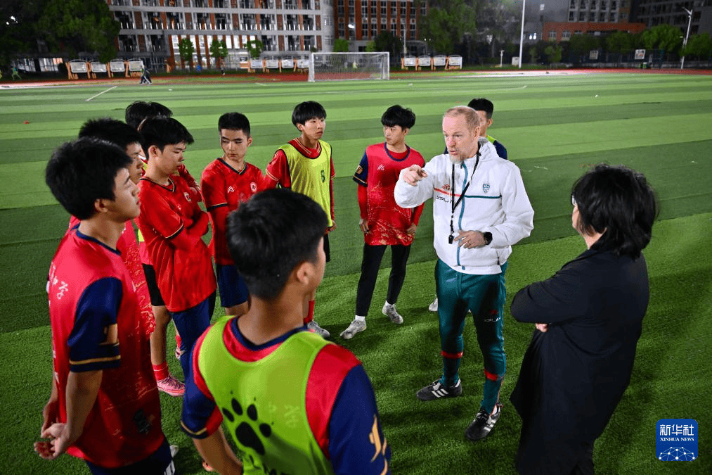 新华社关注|意甲青训教练“扎根”宁德 “执掌”足球教学