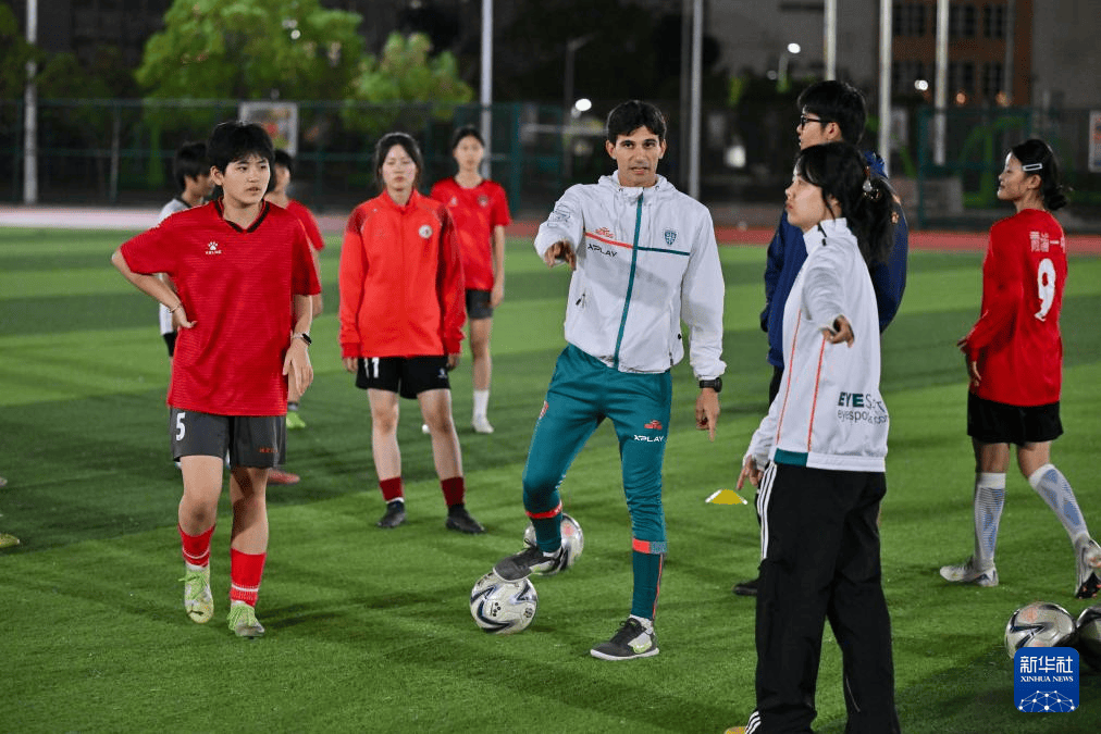 新华社关注|意甲青训教练“扎根”宁德 “执掌”足球教学