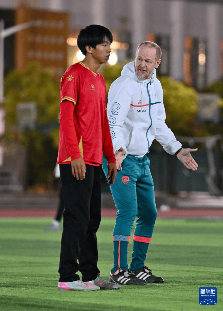 新华社关注|意甲青训教练“扎根”宁德 “执掌”足球教学