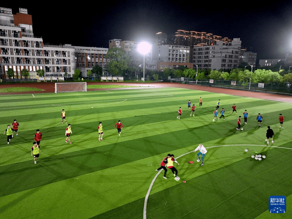 新华社关注|意甲青训教练“扎根”宁德 “执掌”足球教学