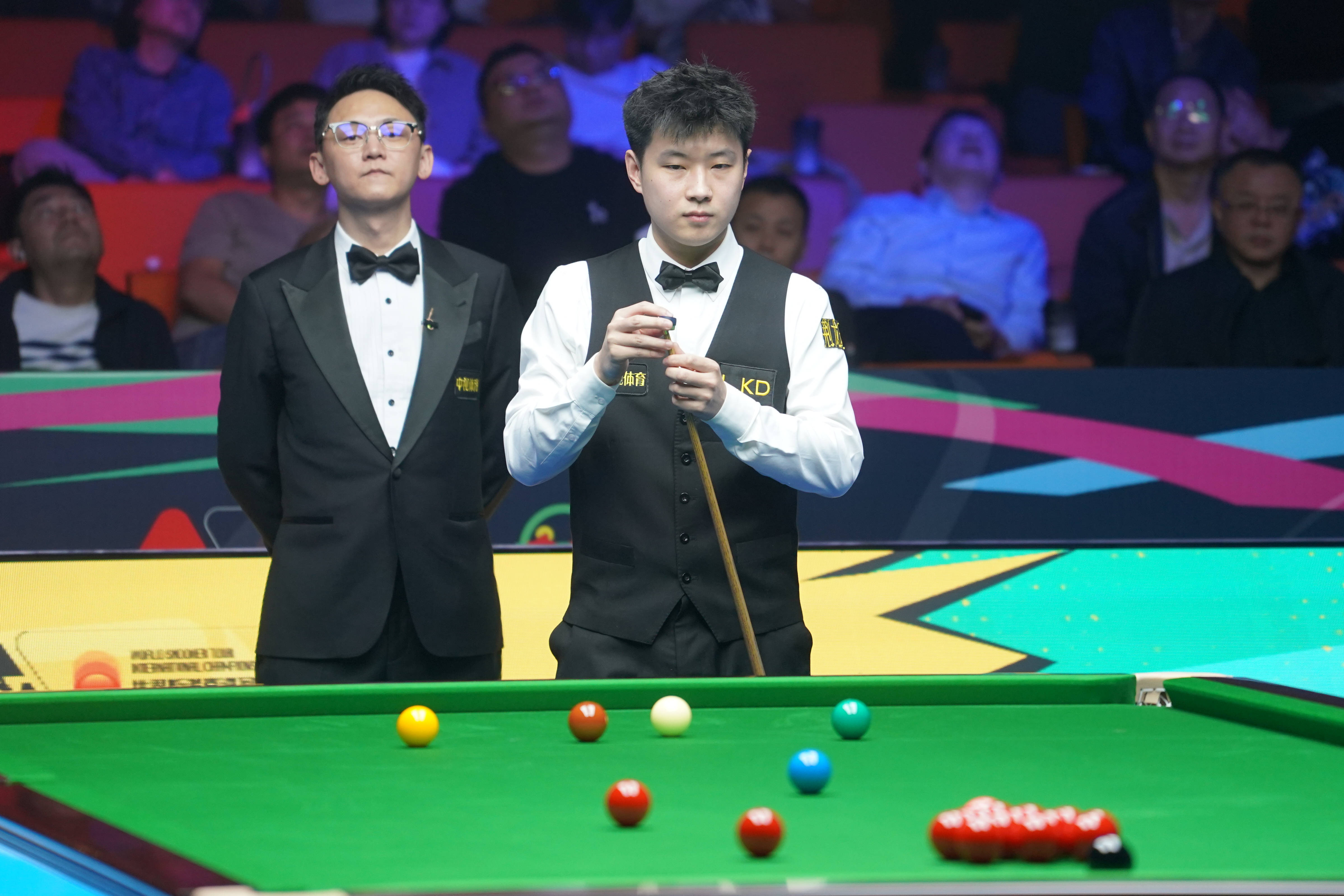 (体育)斯诺克——巡回赛国际锦标赛:赵心童晋级四强