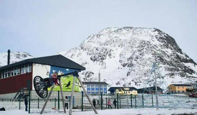 英国派兵格陵兰仅一人？突发新闻引爆国际舆论